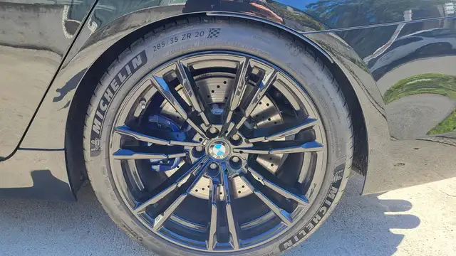 BMW M5 view 5