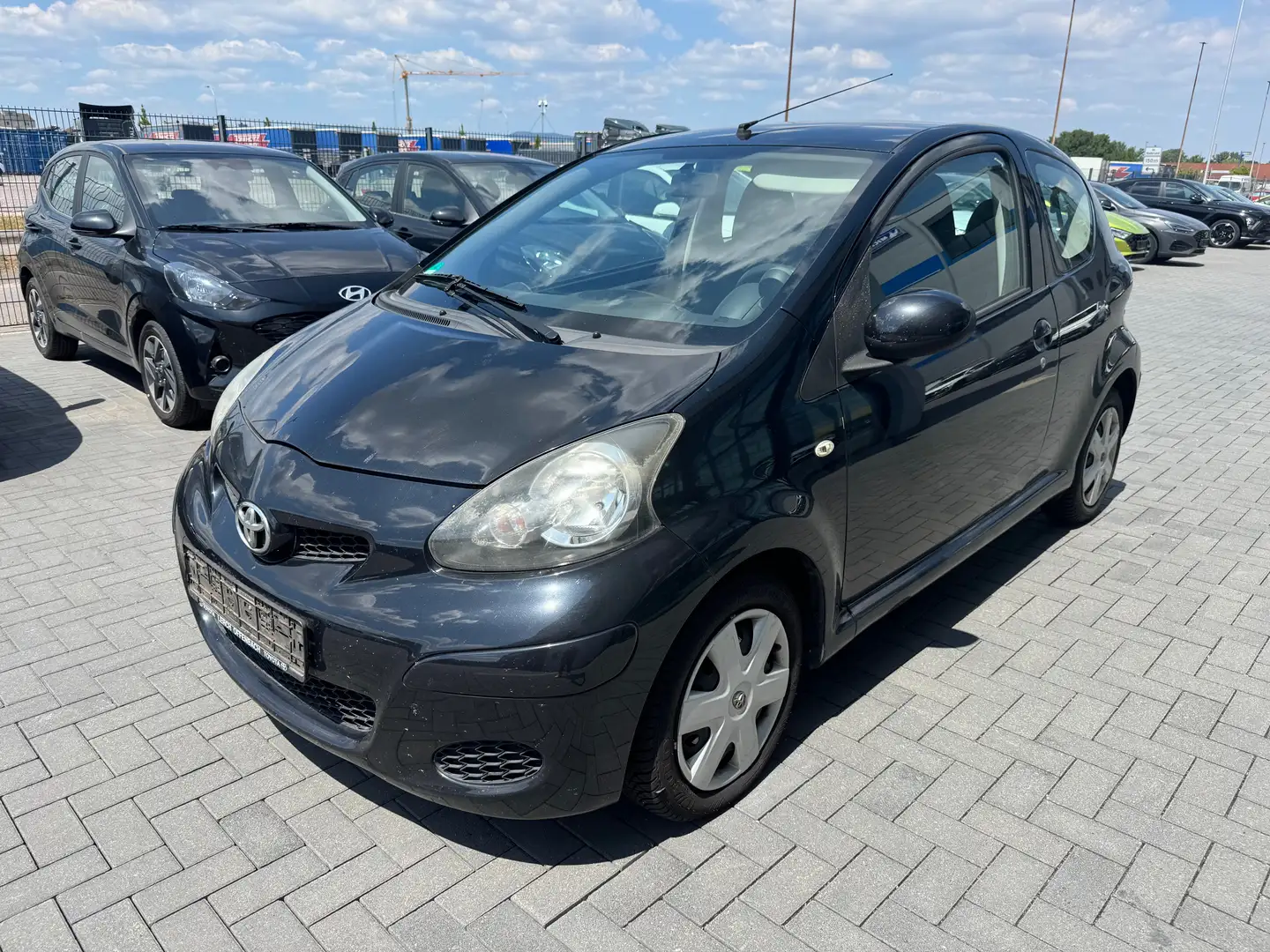 Toyota Aygo Basis/Klima/ Schwarz - 1