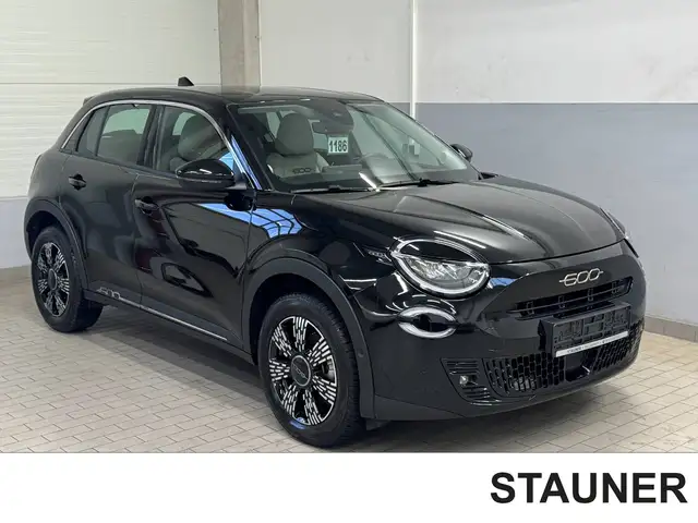 Fiat 600 Hybrid *T WINKEL*R KAMERA*CARPLAY*SHZ*PDC*