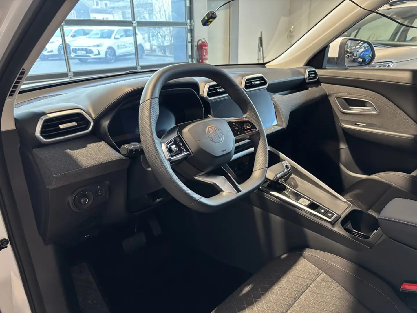 MG ZS Hybrid Standard I Automatik I 197 PS Gris - 2