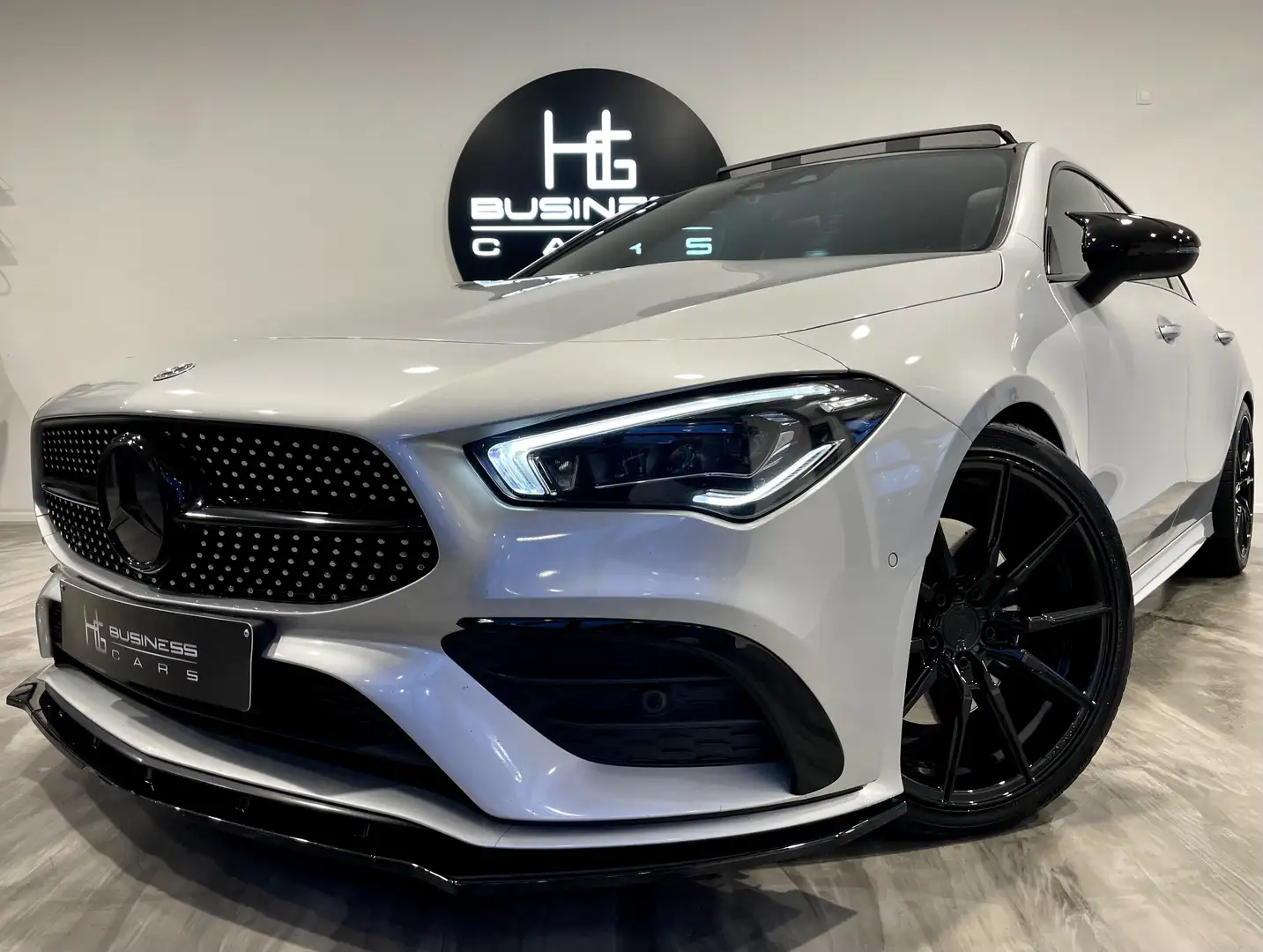 Mercedes-Benz CLA 200 d/ LOOK CLA 45/ PACK AMG/ PACK NIGHT/ TOIT OUVRANT Argent - 1