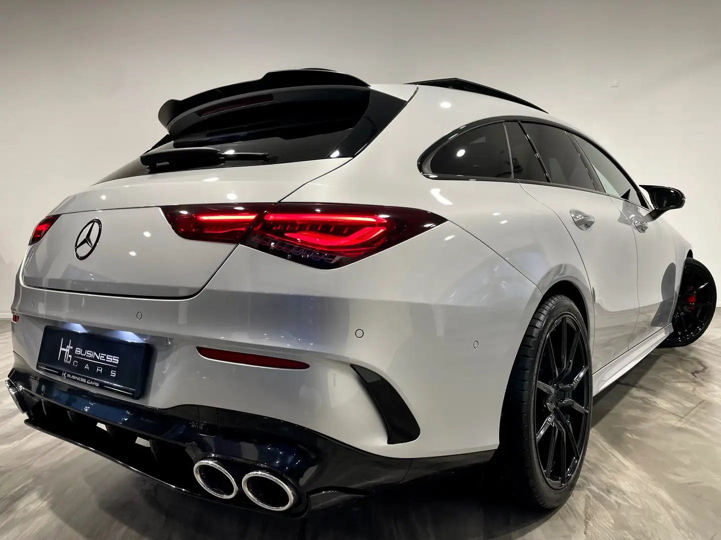 Mercedes-Benz CLA 200 d/ LOOK CLA 45/ PACK AMG/ PACK NIGHT/ TOIT OUVRANT Argent - 2