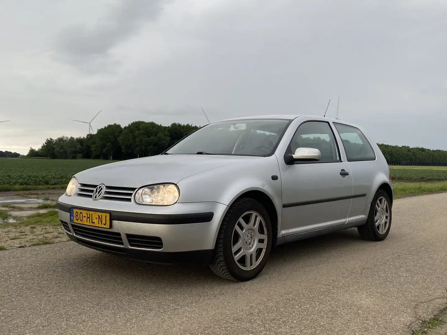 Volkswagen Golf 1.6-16V Trendline Grijs - 1