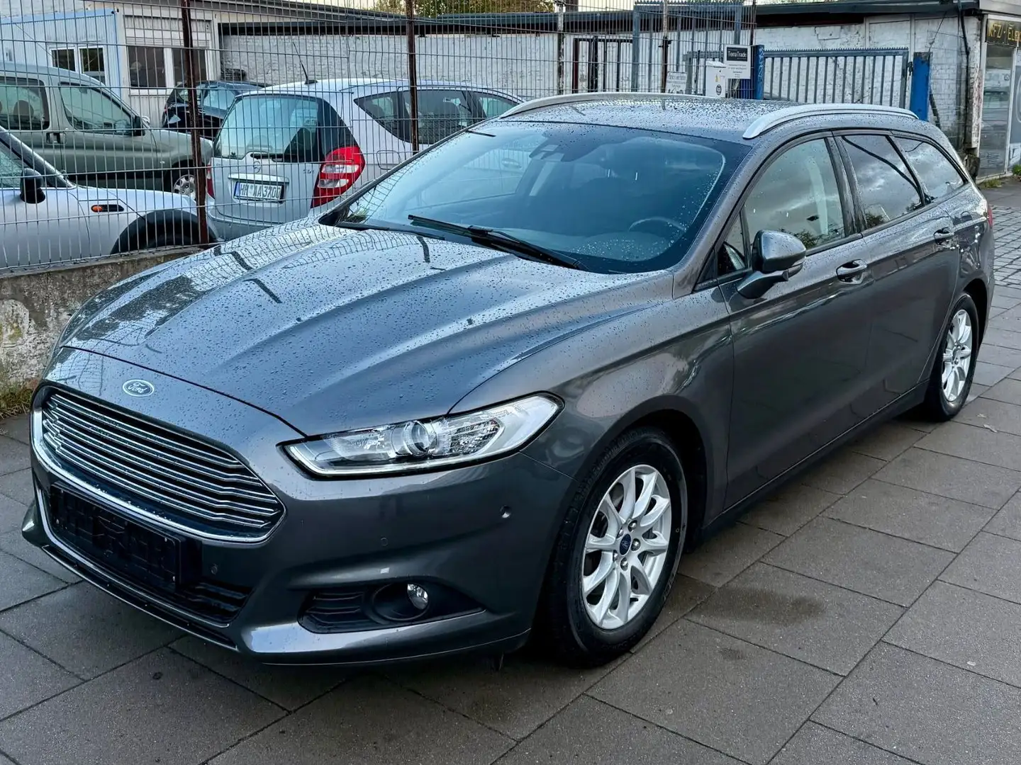 Ford Mondeo Turnier Business Edition / TÜV NEU Silber - 1