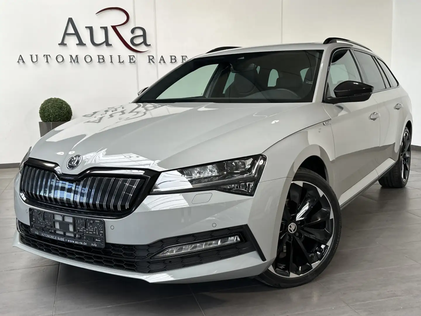 Skoda Superb Combi Sportline iV NAV+LED+PANO+VC+CANTON Grau - 2
