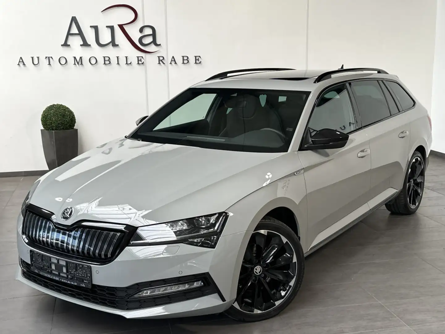Skoda Superb Combi Sportline iV NAV+LED+PANO+VC+CANTON Grau - 1