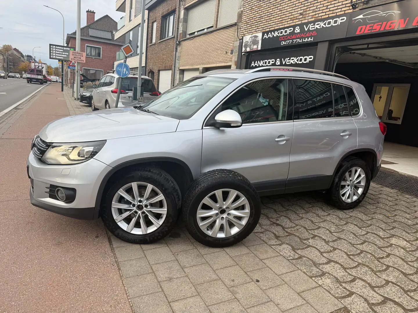 Volkswagen Tiguan Tiguan 1.4 TSI 160pk Cuir Chauff Navigations Xenon Argent - 1