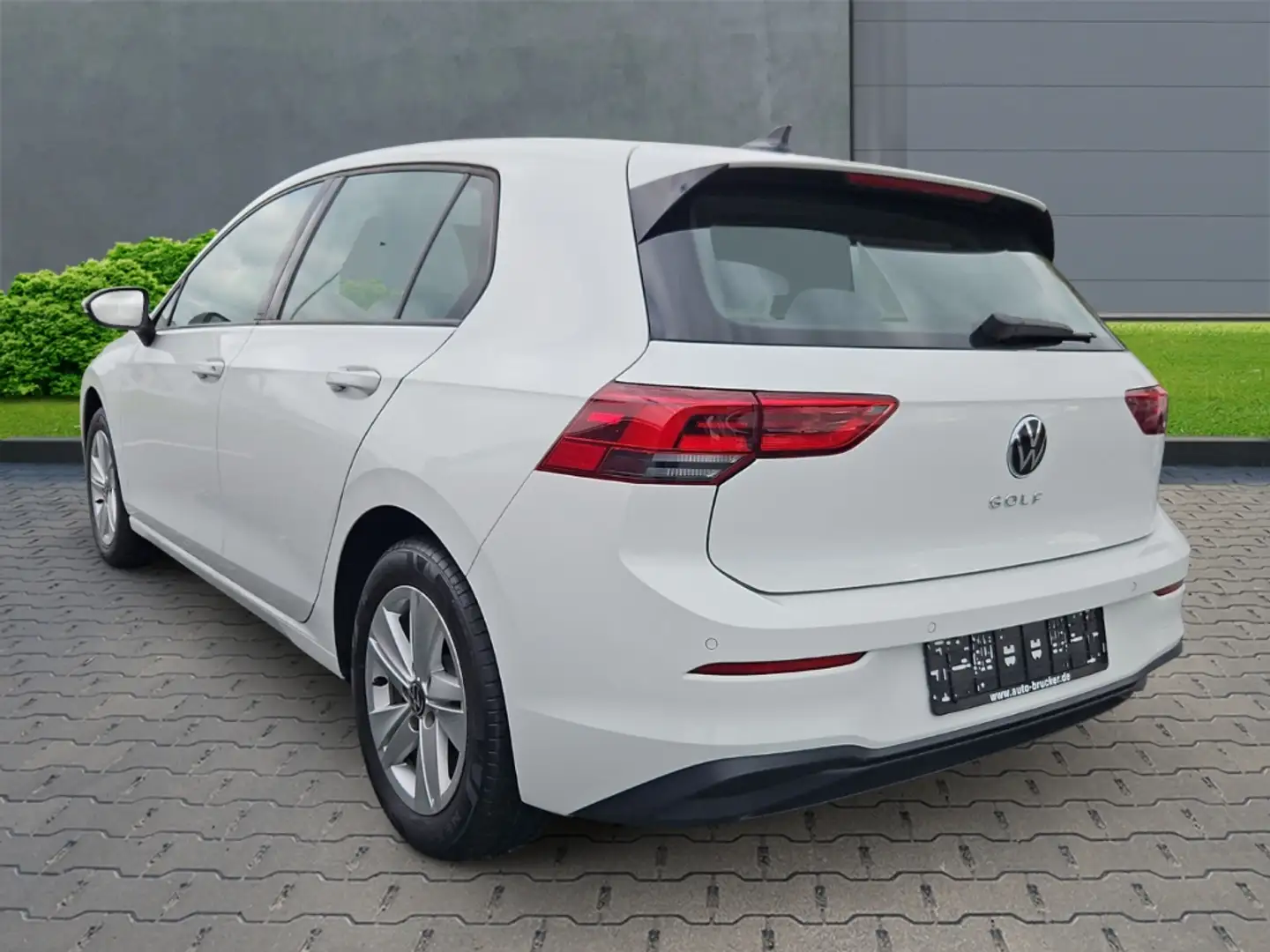 Volkswagen Golf VIII Life 2.0 TDI+Alufelgen+Navi+Klimaautomatik Weiß - 2