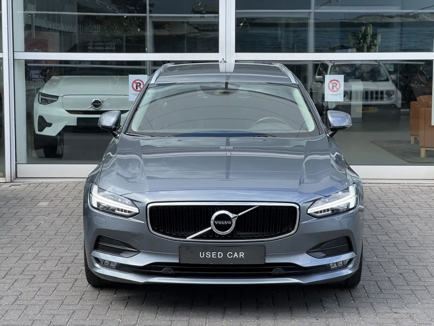 Volvo V90 T4 190PK Momentum |Adap.Cruise| Leder | Trekhaak | Gris - 2