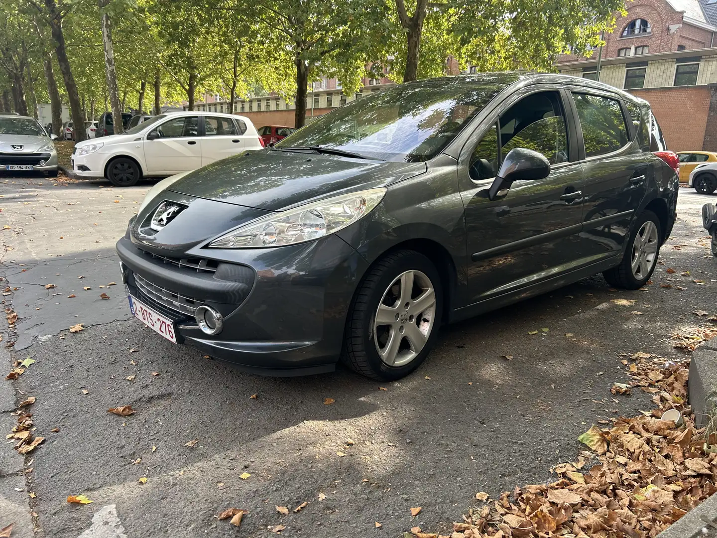 Peugeot 207 1.4i 16v Urban 12 mois de garantie Grau - 1