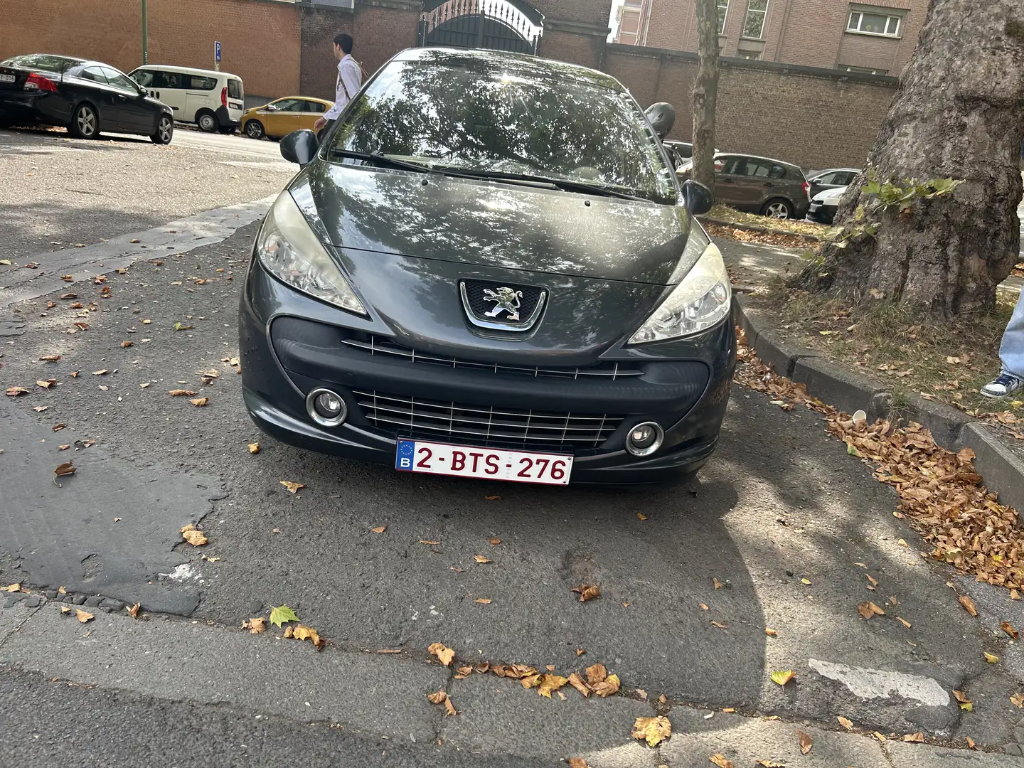 Peugeot 207 1.4i 16v Urban 12 mois de garantie Grau - 2
