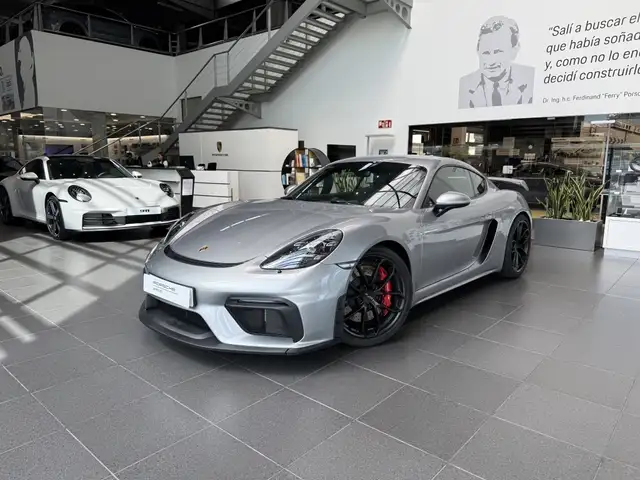 Porsche 718 Cayman GT4