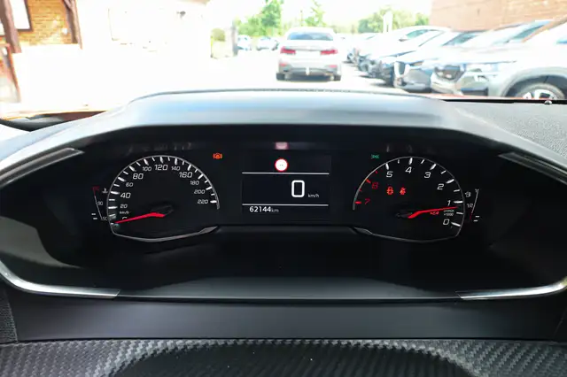 Peugeot 2008 view 11