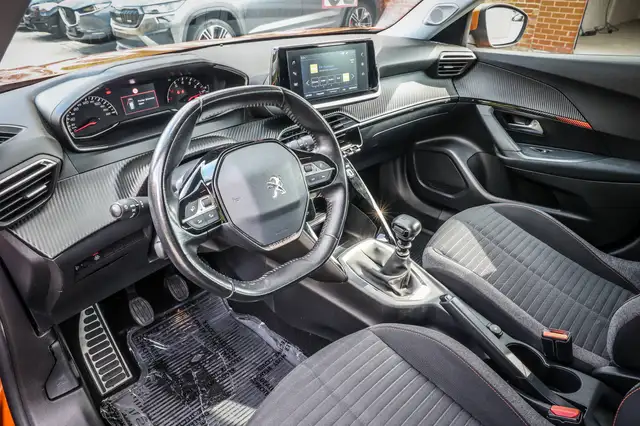 Peugeot 2008 view 9