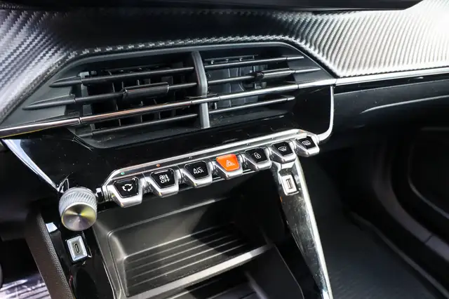 Peugeot 2008 view 13