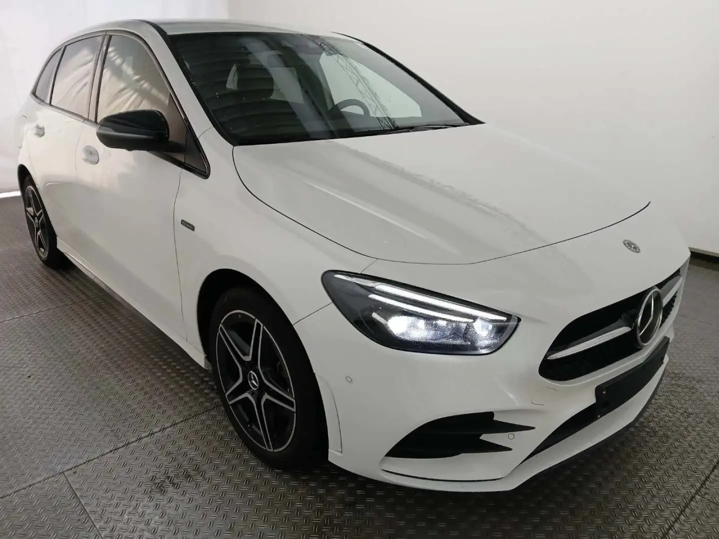 Mercedes-Benz B 250 e AMG Line Edition 2020 - NAVI 360° LED Blanco - 2