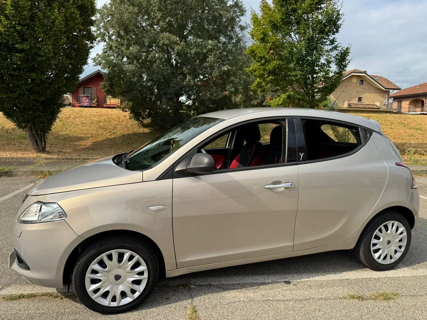 Lancia Ypsilon Ypsilon III 2011 1.2 8v Gold s Серебристый - 1