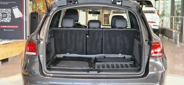 Mercedes-Benz GLC view 9
