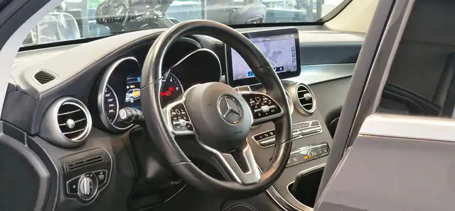 Mercedes-Benz GLC view 13