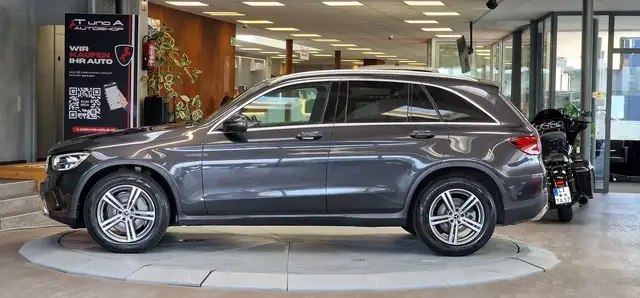 Mercedes-Benz GLC view 4