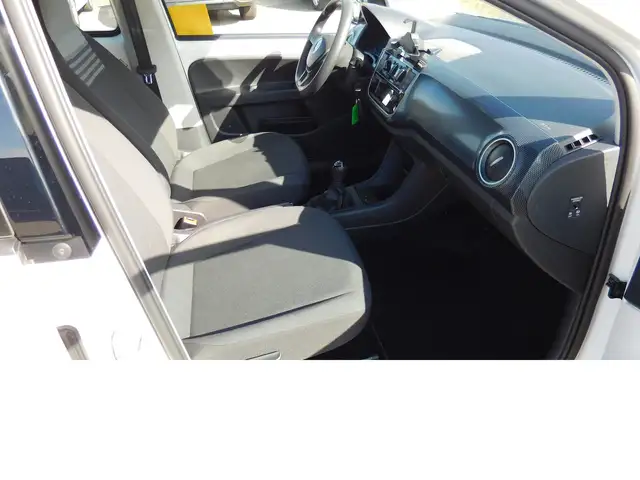Volkswagen Up! view 10