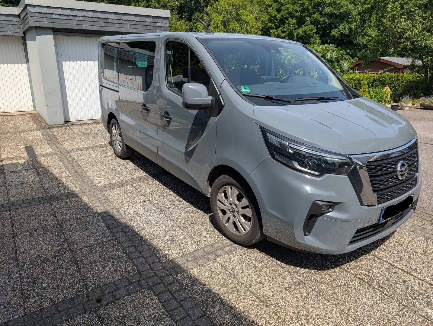 Nissan Primastar Primastar L1H1 2,8 dCi 150 Tekna AHK 8-Si Garantie Grau - 1