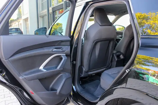 Audi Q5 view 13
