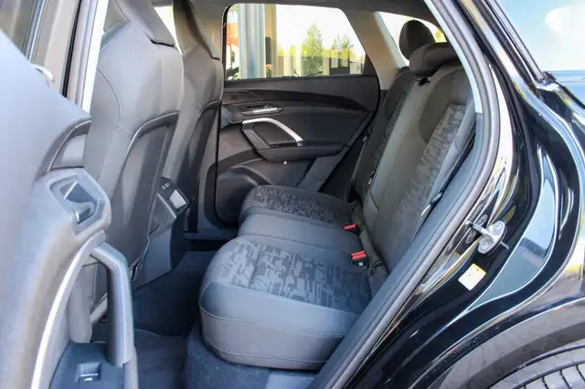 Audi Q5 view 14