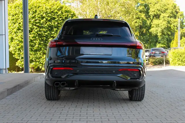 Audi Q5 view 6
