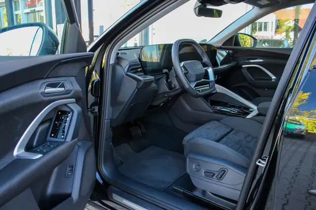 Audi Q5 view 9