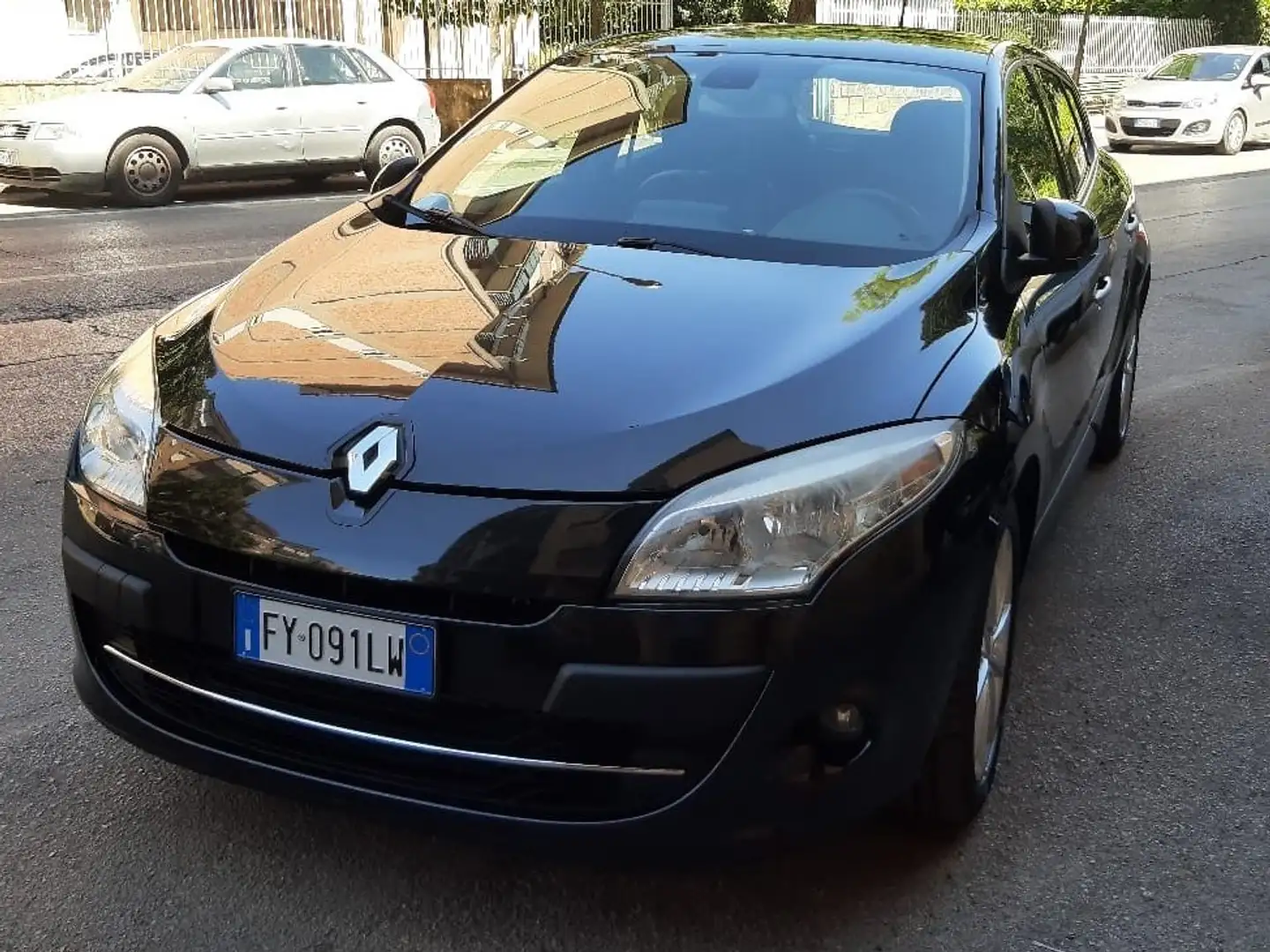 Renault Megane 2.0 dci Luxe TomTom 150cv proactive fap Fekete - 1