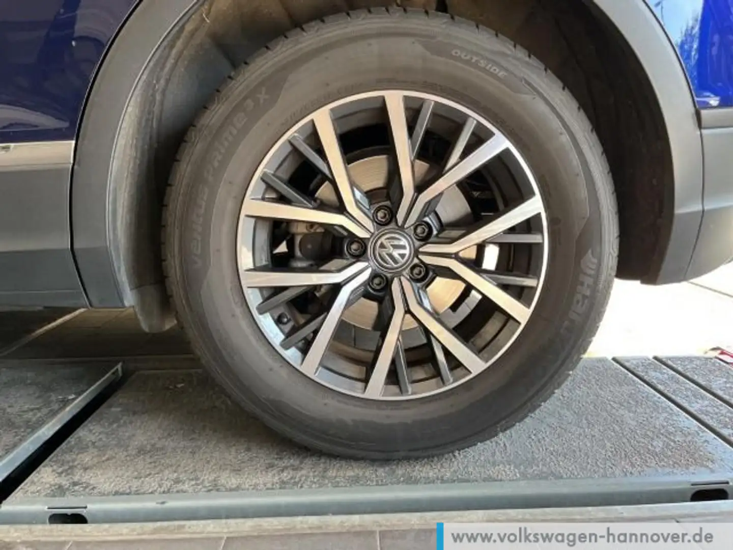 Volkswagen Tiguan 2.0 TDI Comfortline Navi AHK SHZ PDC Blauw - 2