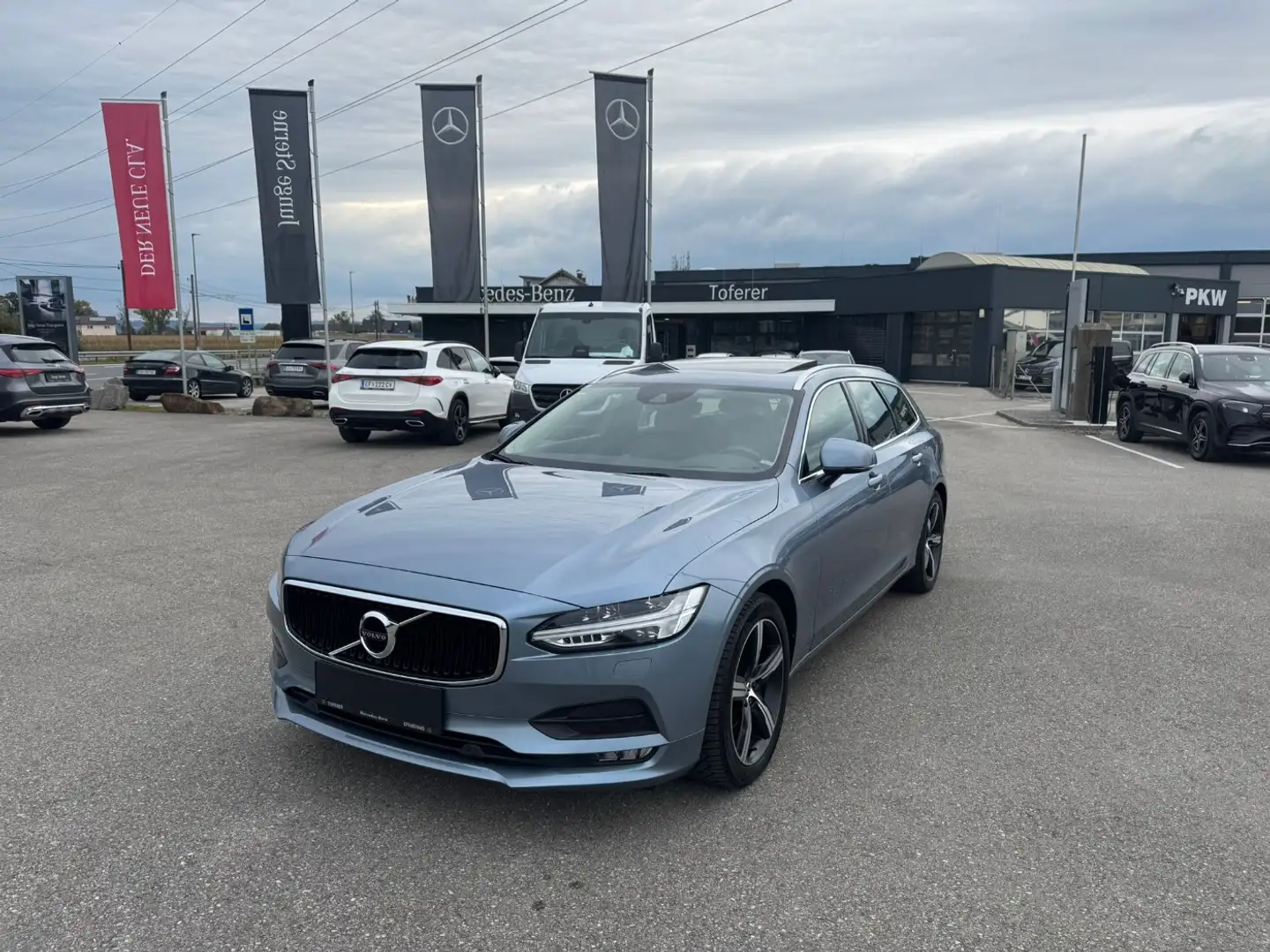 Volvo V90 V 90 D4 Momentum Geartronic HUD Blau - 1