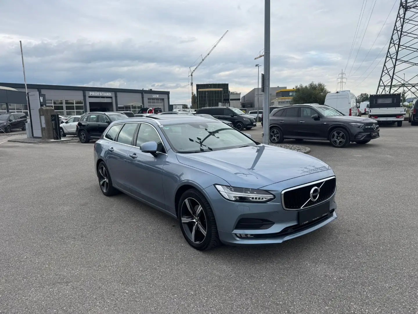 Volvo V90 V 90 D4 Momentum Geartronic HUD Blau - 2