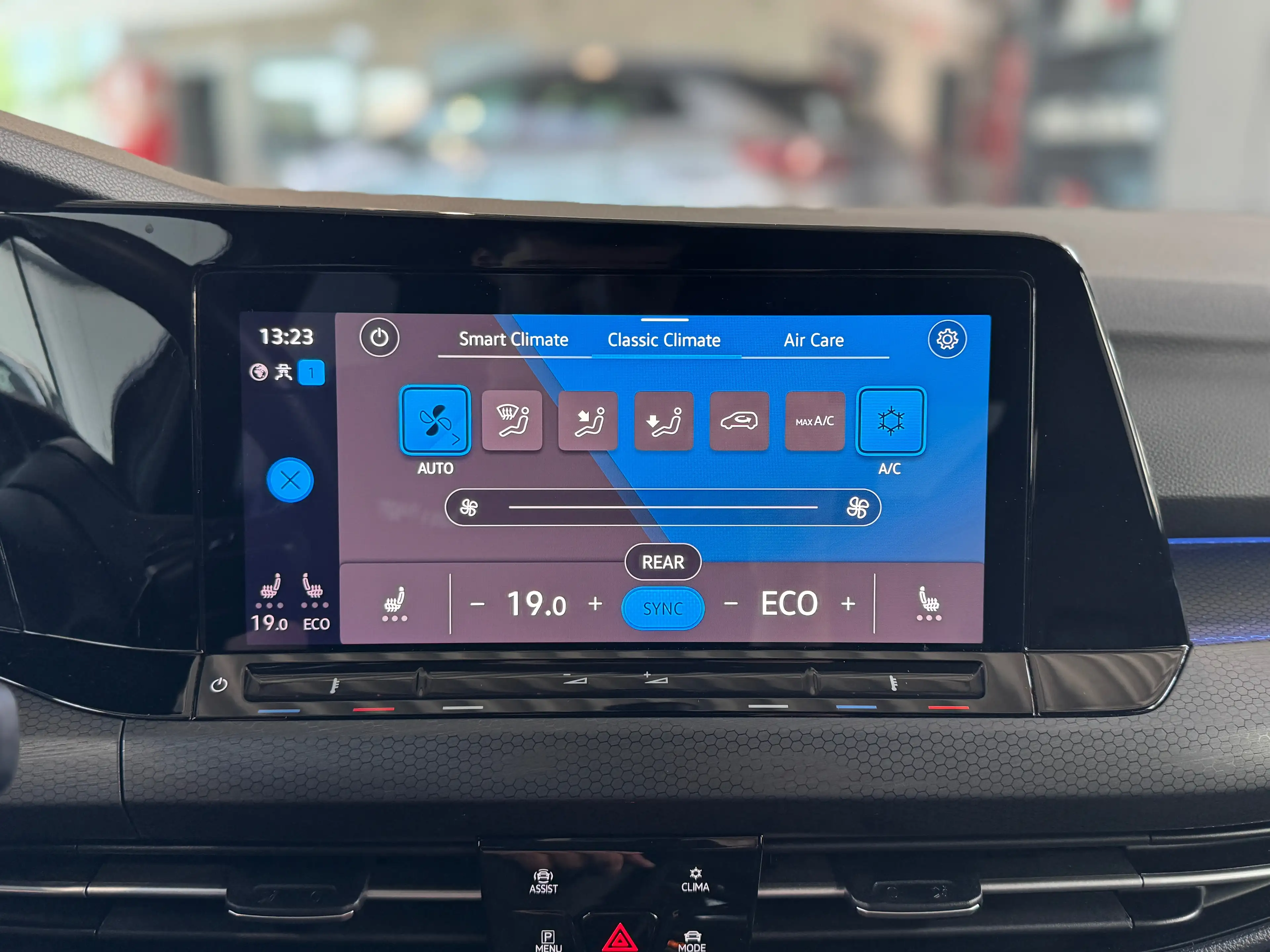Volkswagen Golf GTE 1.4 TSI eHybrid OPF DSG — photo 13