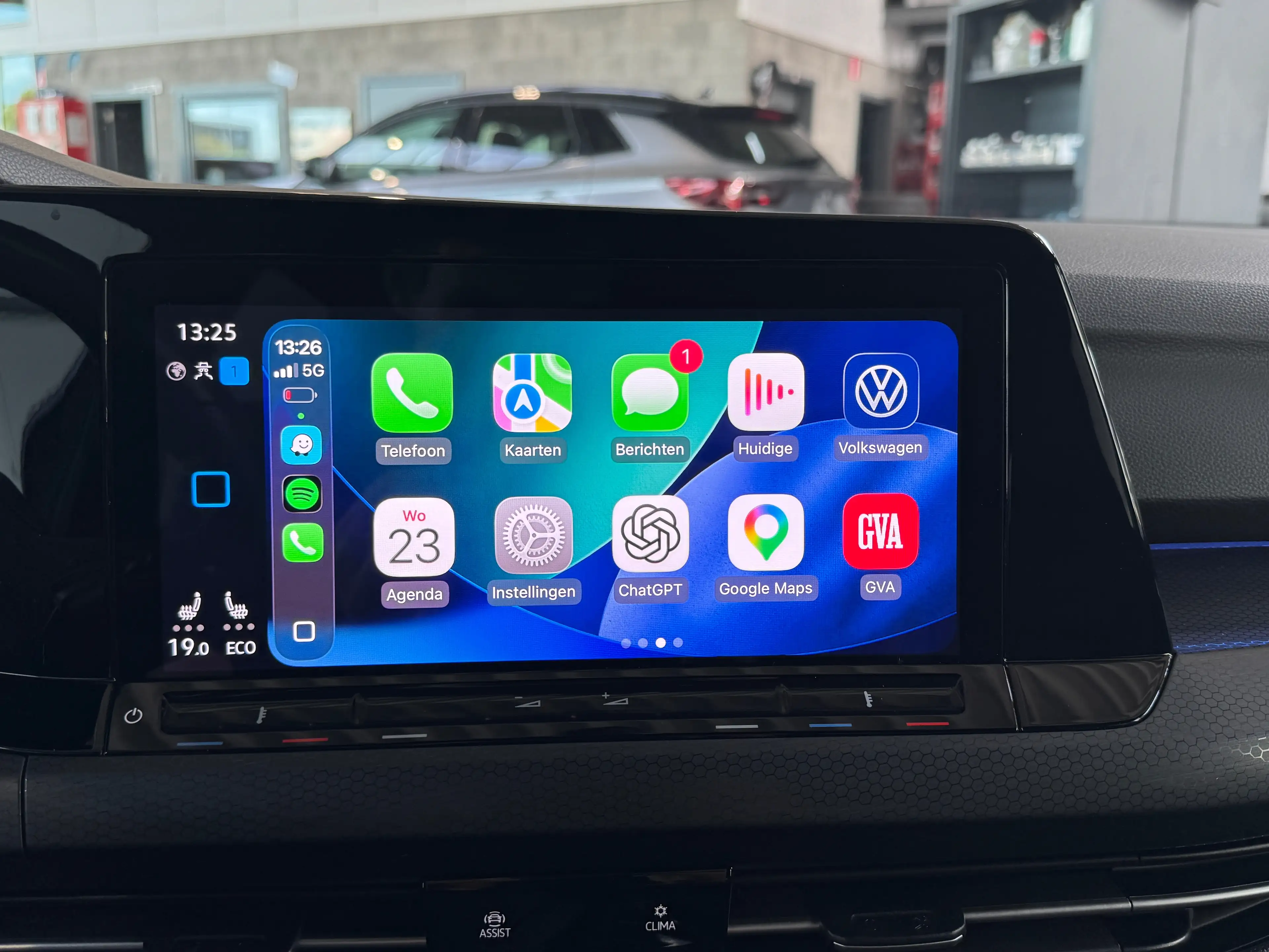Volkswagen Golf GTE 1.4 TSI eHybrid OPF DSG — photo 15