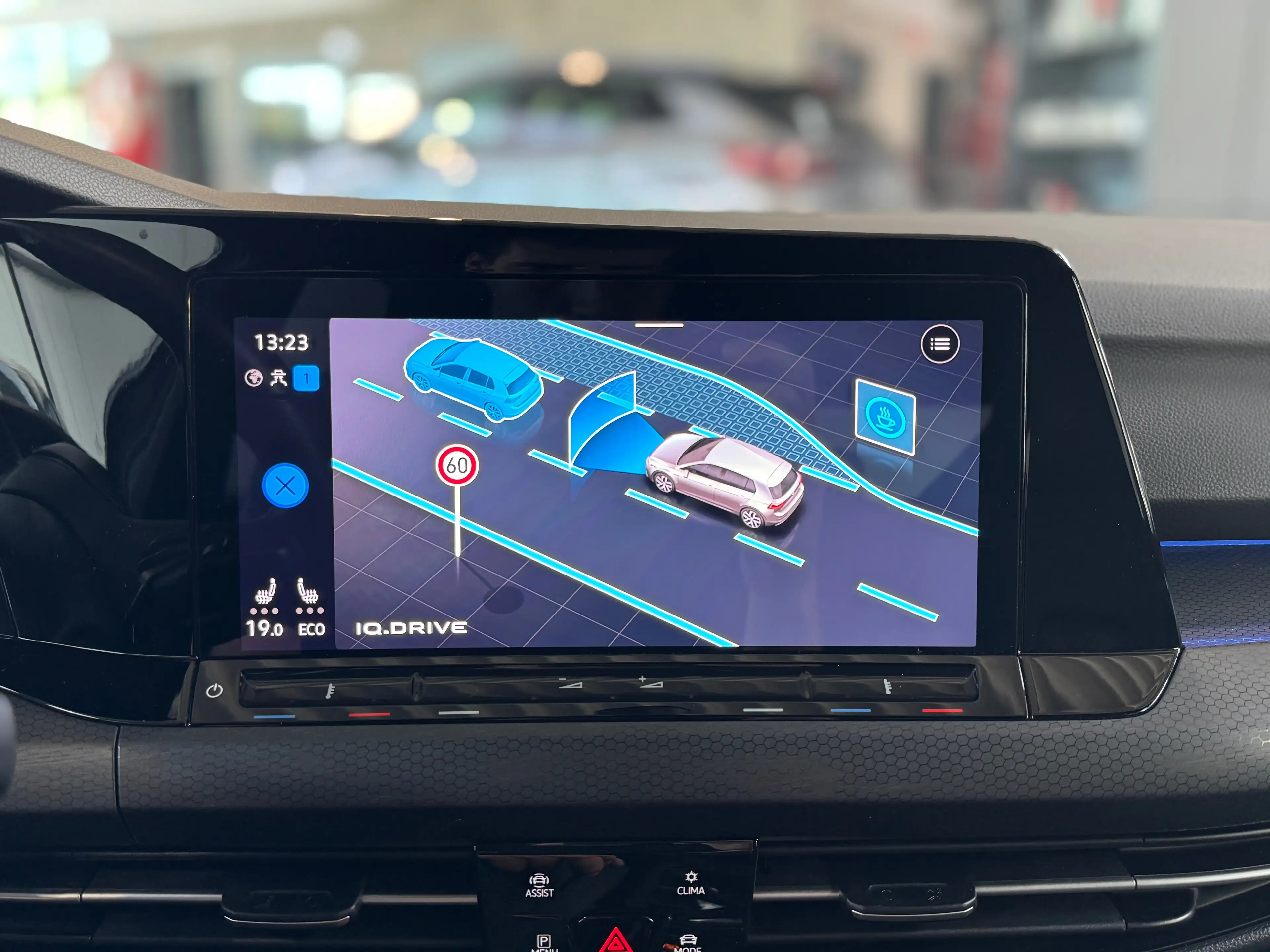 Volkswagen Golf GTE 1.4 TSI eHybrid OPF DSG — photo 14