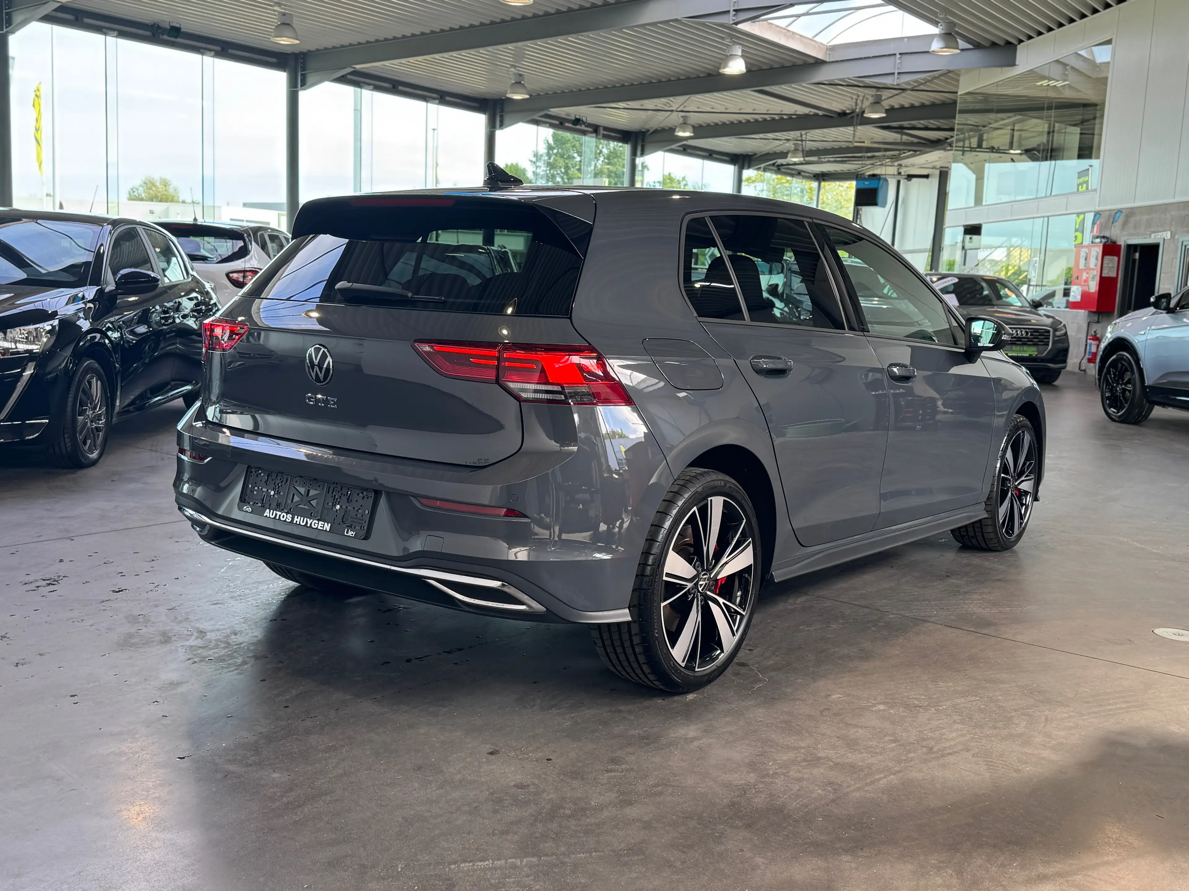 Volkswagen Golf GTE 1.4 TSI eHybrid OPF DSG — photo 3
