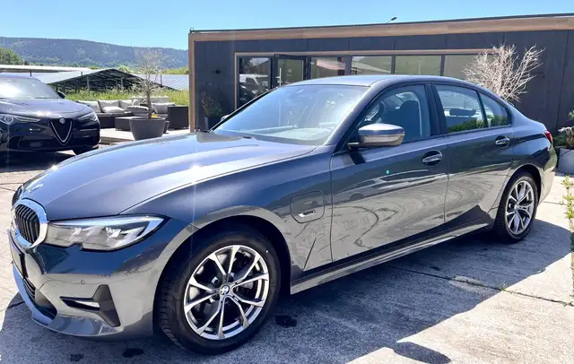 BMW 320 e Hybrid Navi LED DAB AHK 3 Zonen Klima