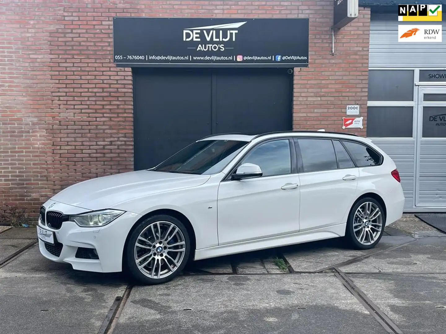 BMW 335 3-serie Touring 335d xDrive 313PK Automaat | M-Pak White - 1