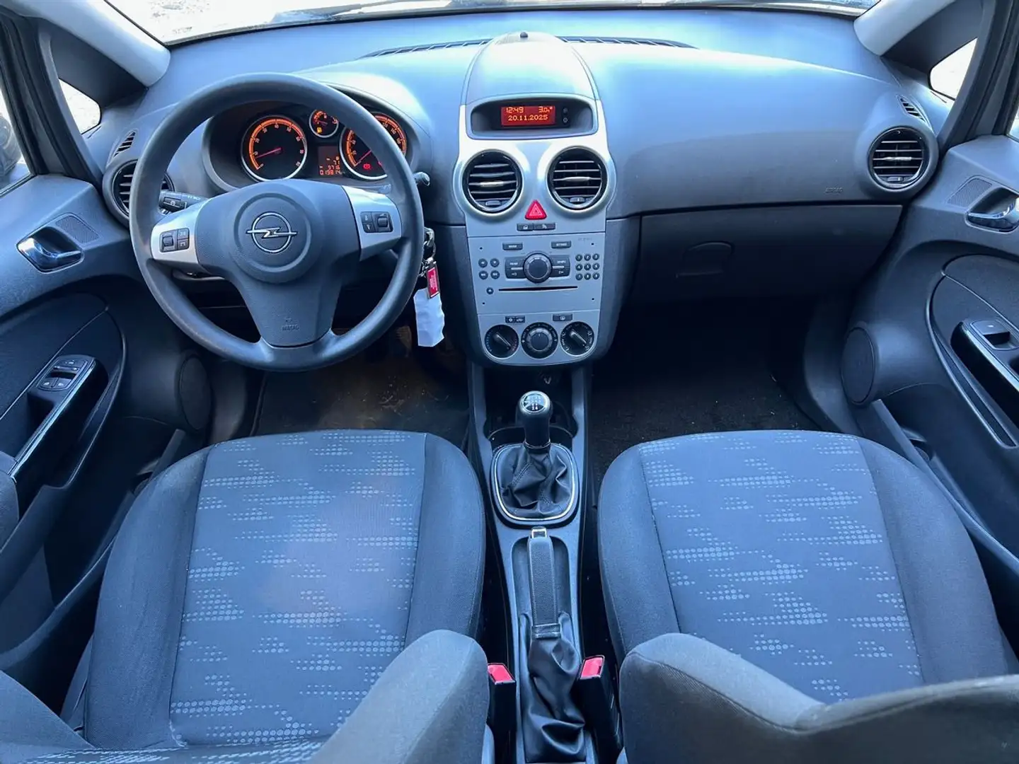 Opel Corsa 1.4i 100cv 1ére main Phase 2 Gris - 2