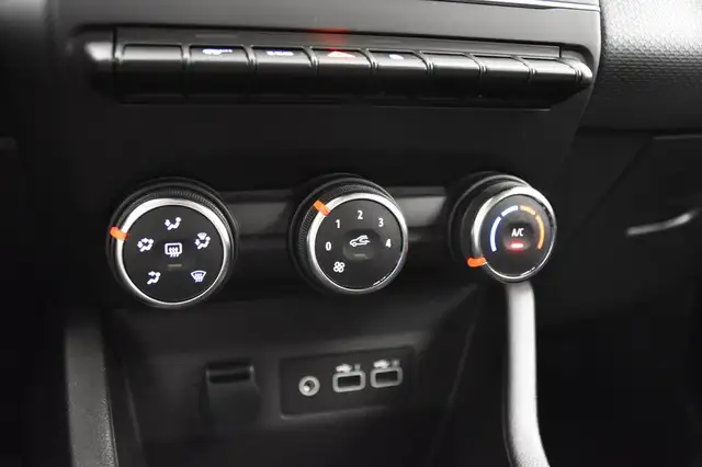 Renault Clio view 11