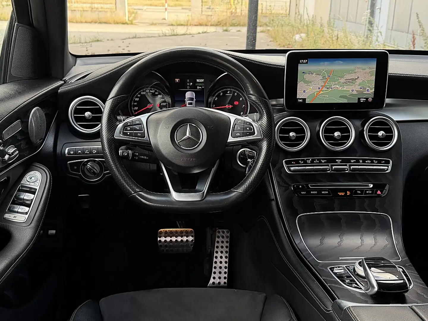 Mercedes-Benz GLC 350 e // 4Matic // AMG Line // GARANTIE // Silber - 2