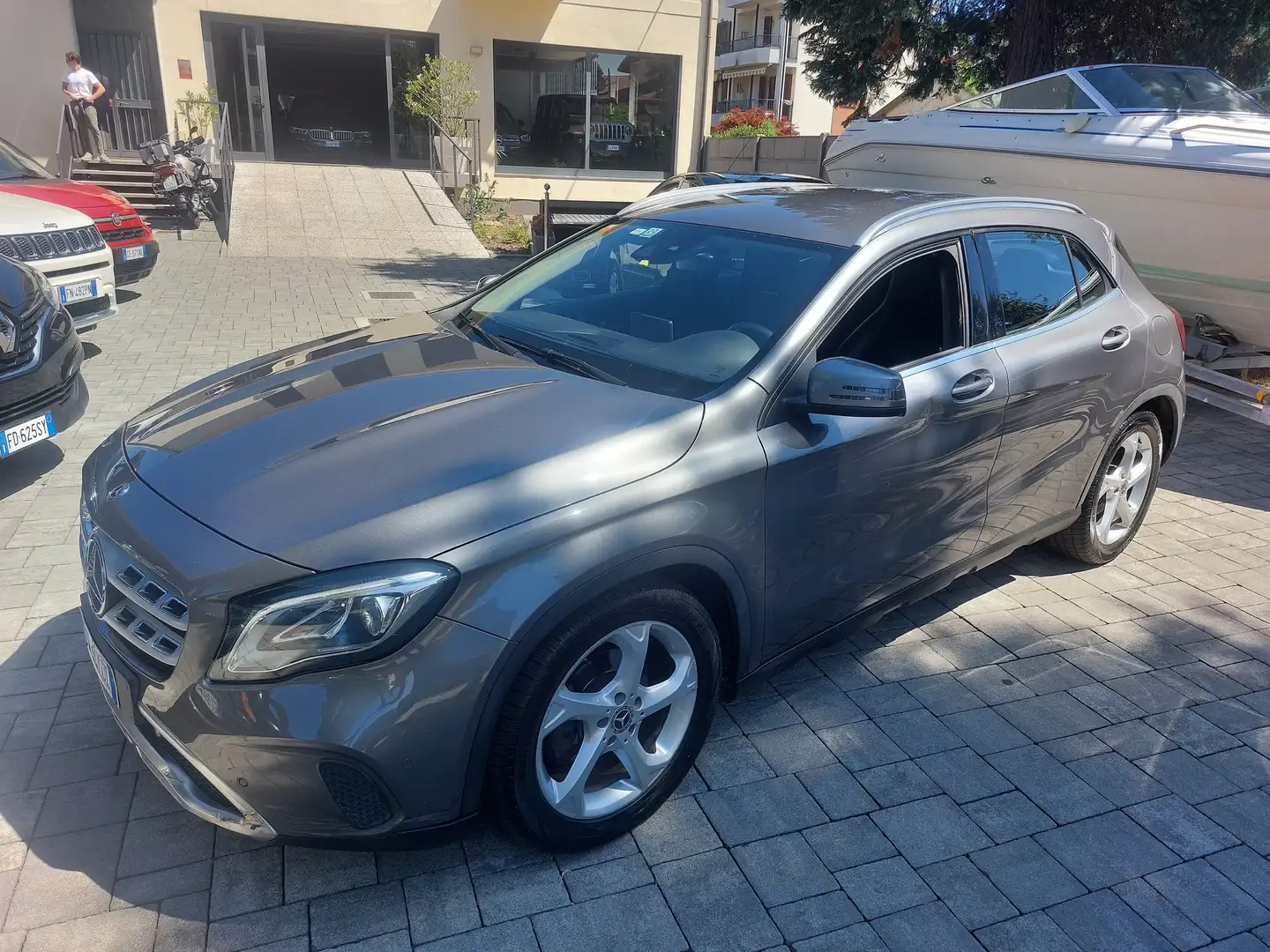 Mercedes-Benz GLA 220 GLA 220 d Sport 4matic auto Grigio - 1