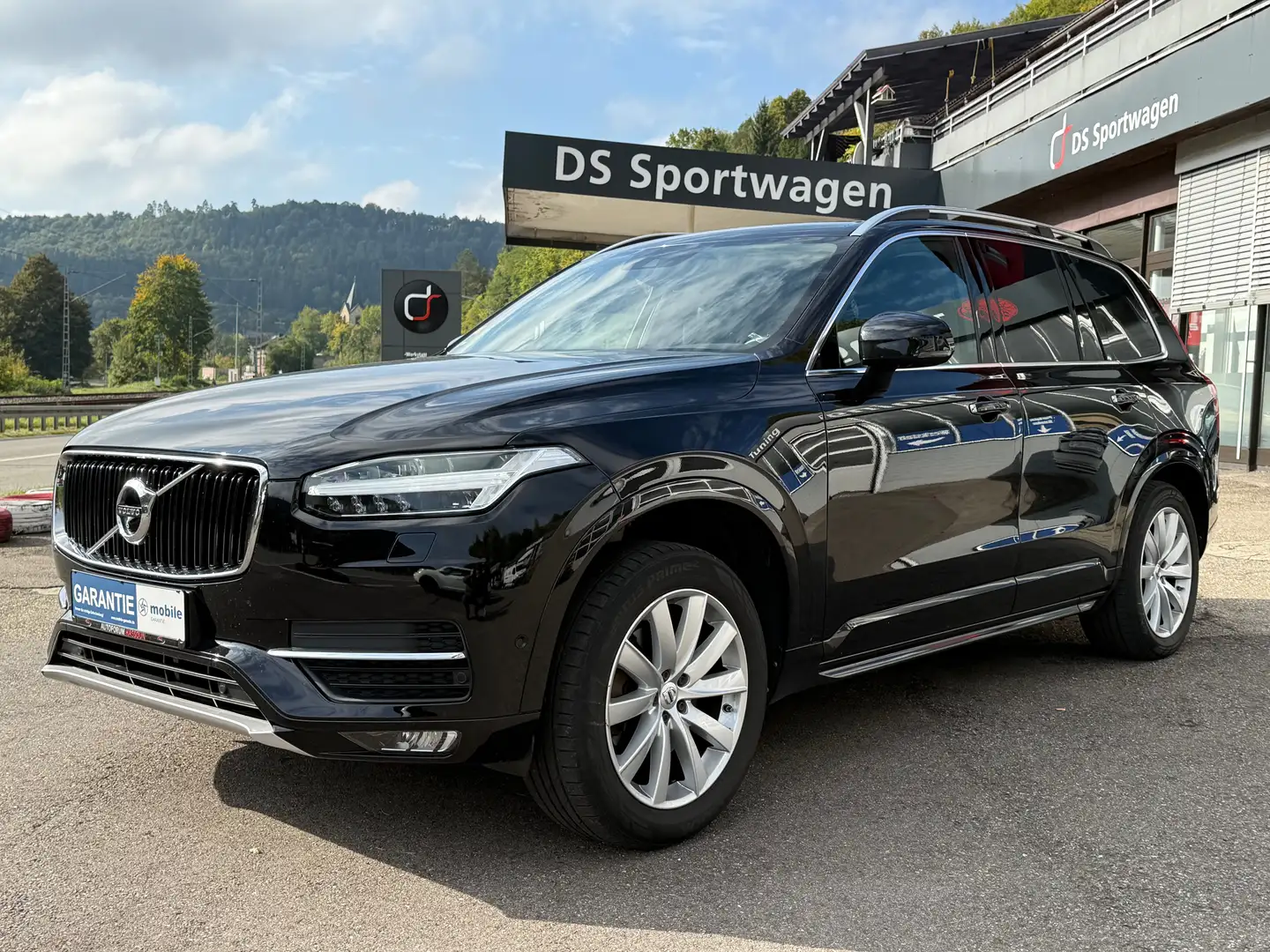 Volvo XC90 Momentum AWD Schwarz - 2