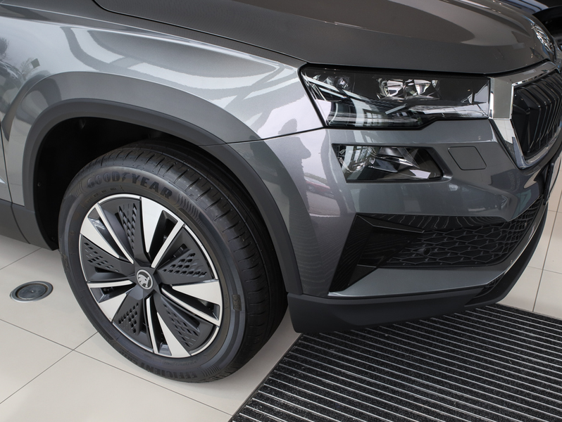 Skoda Karoq 1.5 TSI Balance DSG AHK Navi RüKa Sitzh. — photo 3