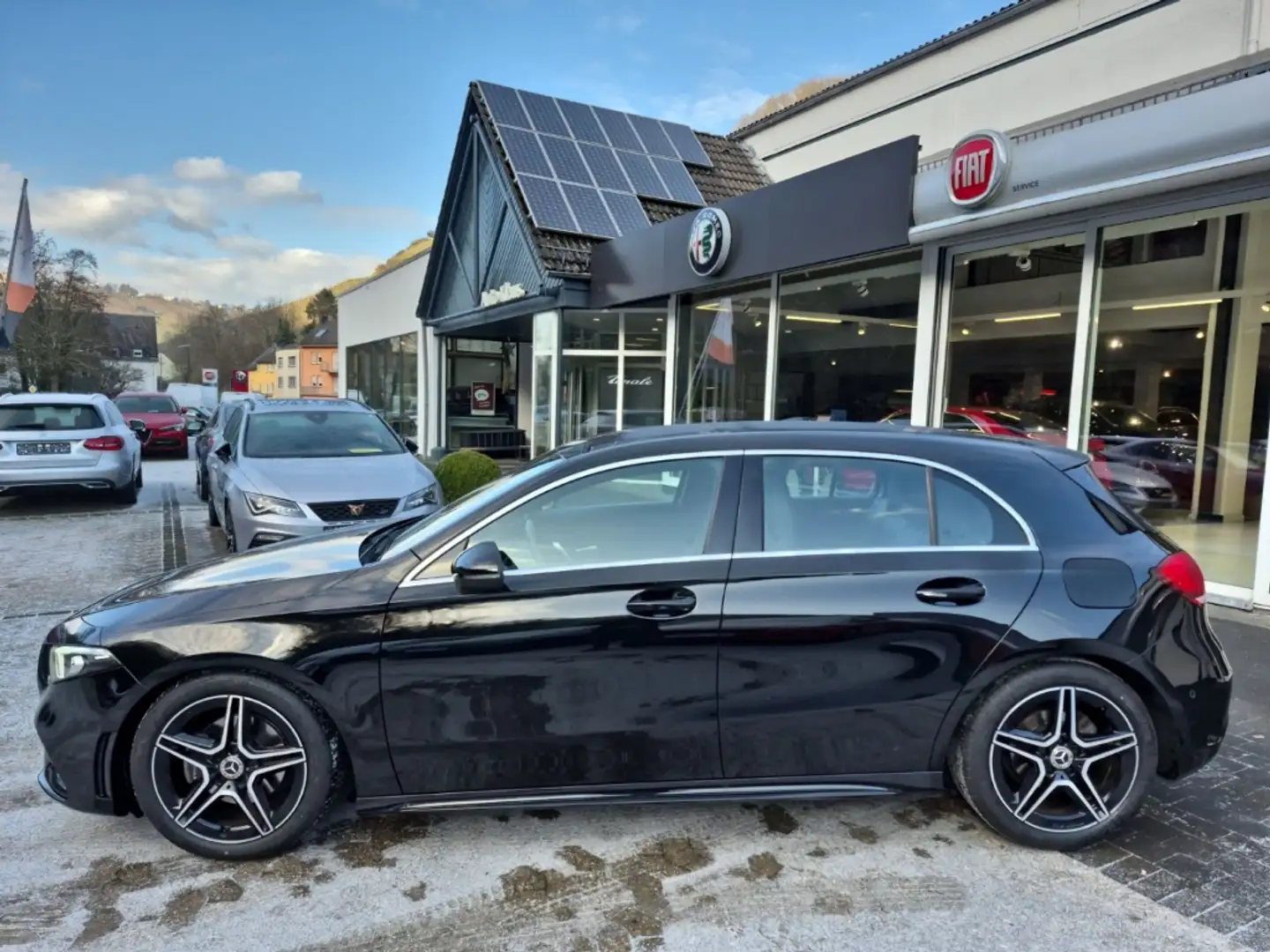 Mercedes-Benz A 180 AMG LED High Perf. NAVI Premium 18''AMG Schwarz - 2