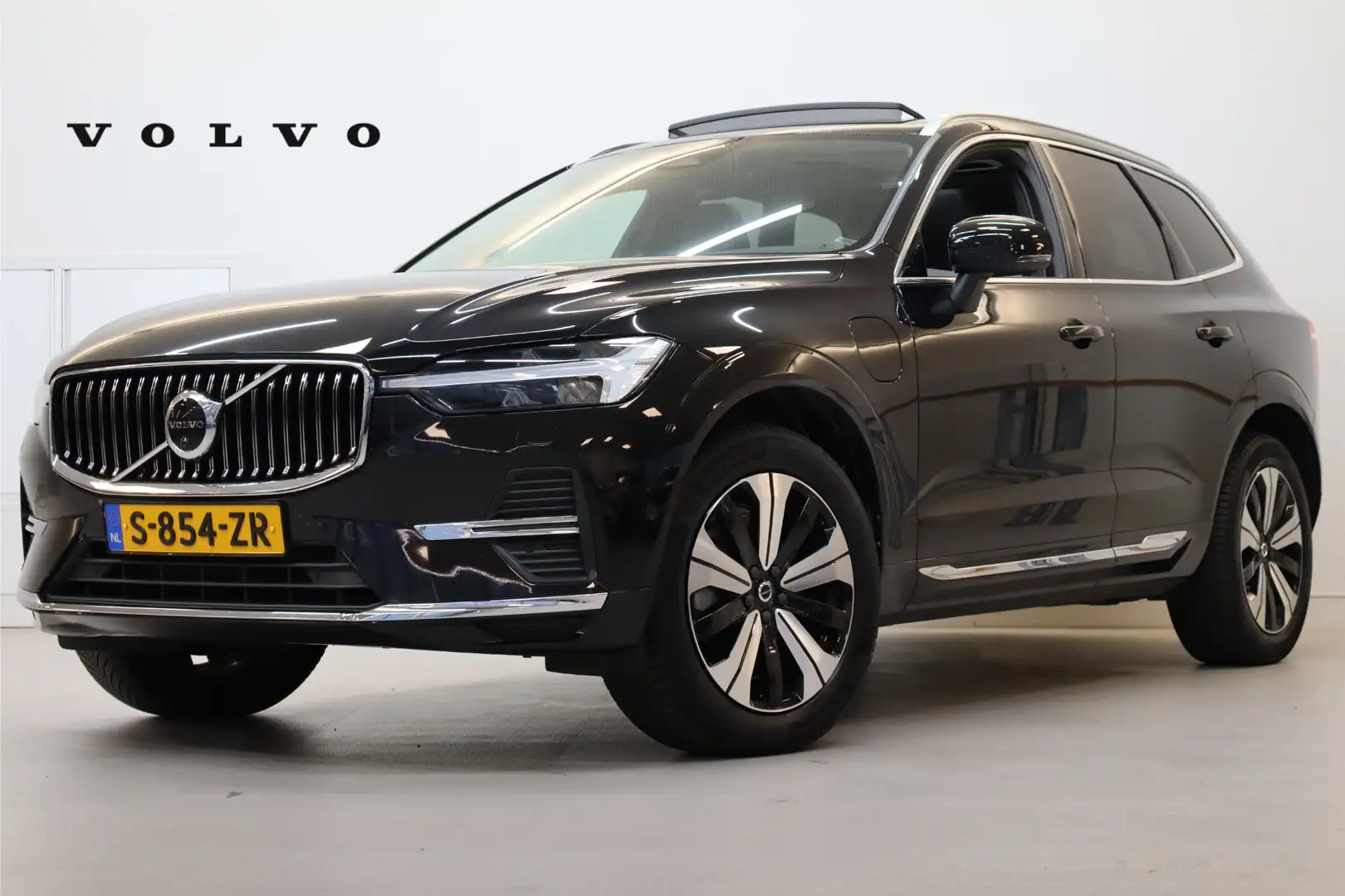 Volvo XC60 T8 455PK AWD Plus Bright | 360° | Lighting Pack | Noir - 1