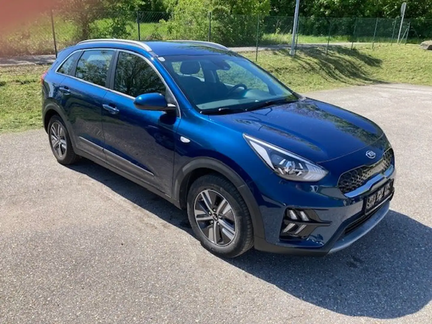 Kia Niro 1,6 GDI GPF Hybrid Silber DCT Aut. Blau - 1