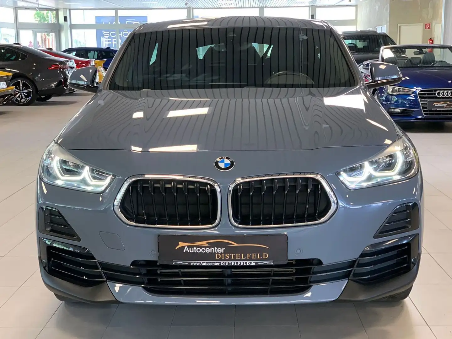 BMW X2 sDrive 18 d Advantage Plus DAB AHK SHZ LED Grau - 2
